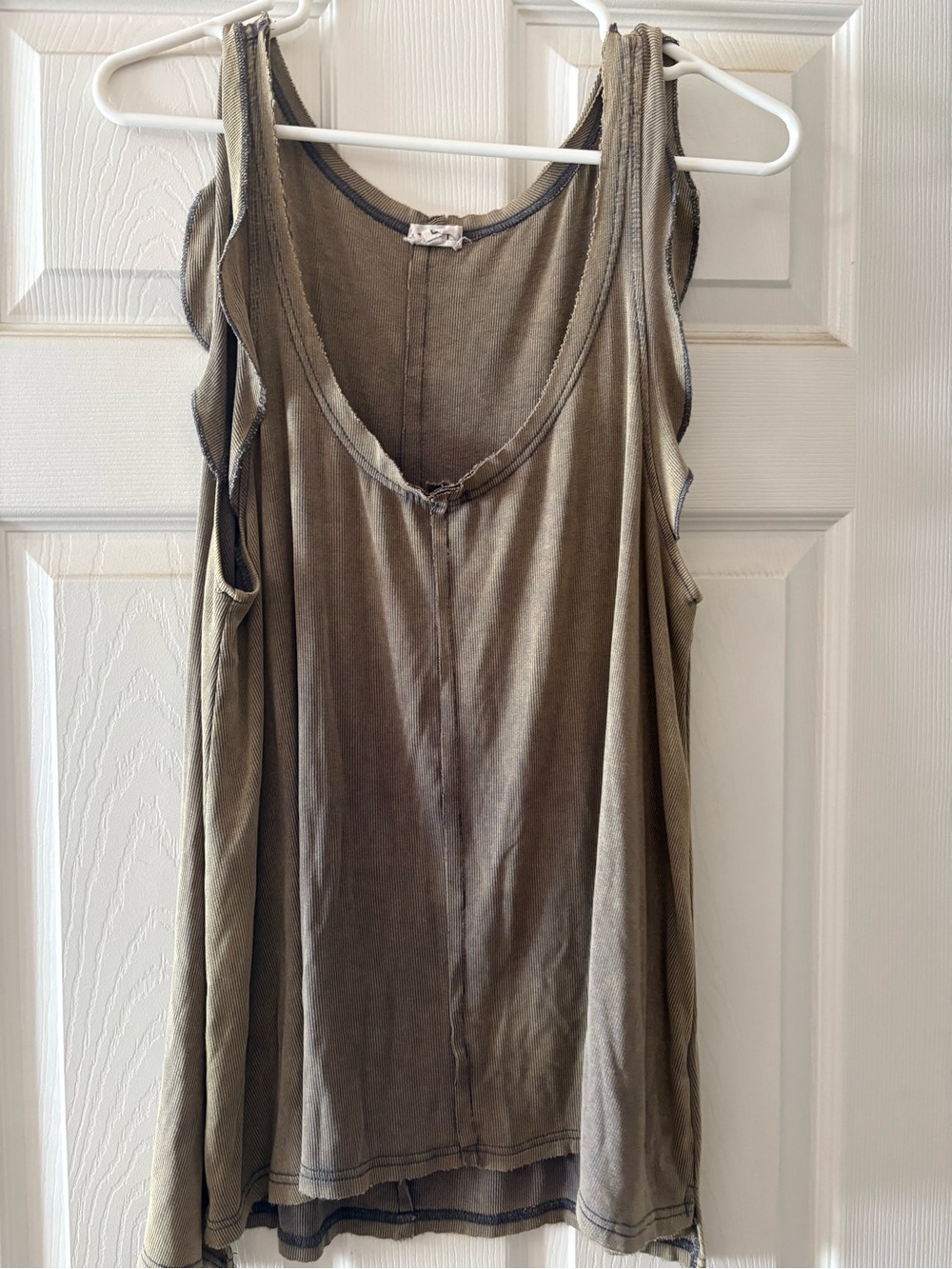 POL Dark Green Acid Washed Raw-Edge Scoop Tank Top Large